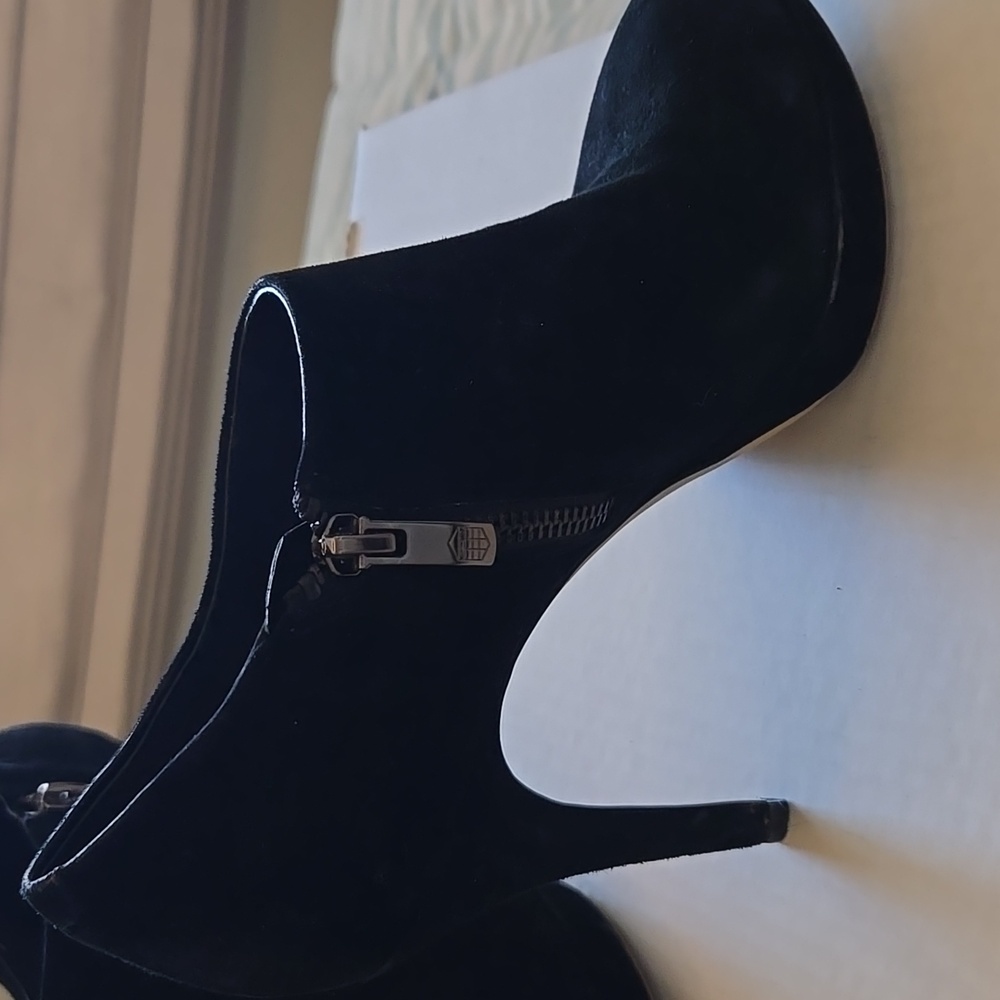 Vince Camuto Black Ankle Suede Booties